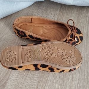 Girl's cheetah-print ballet flats